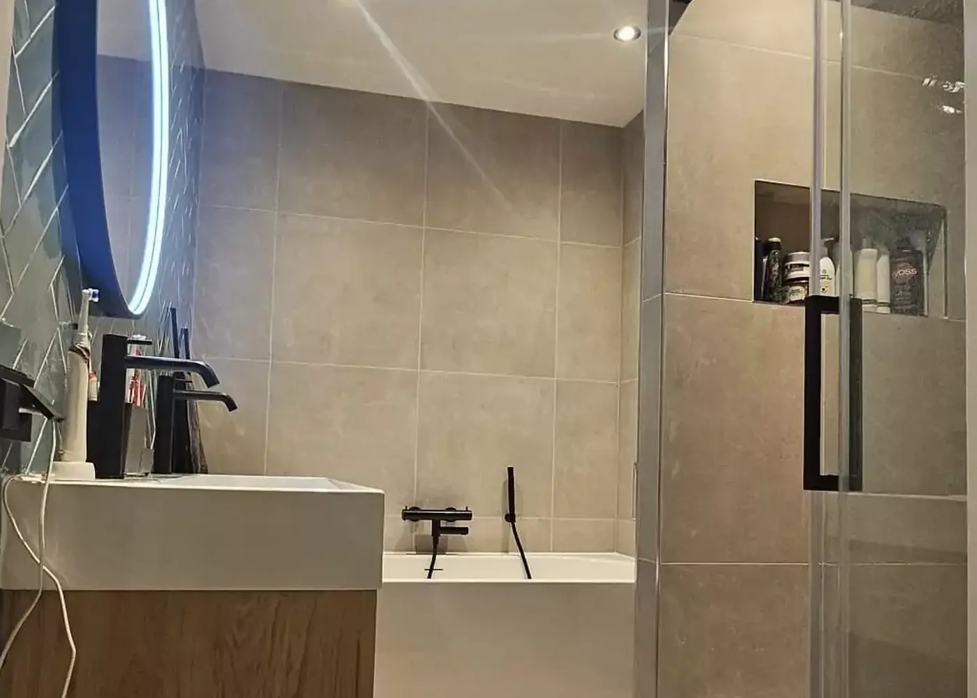Ventilatie en verlichting binnen Toiletrenovatie in Zuid-Holland